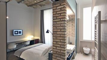 Annex Building Double Room | Hochwertige Bettwaren, Zimmersafe, Schreibtisch