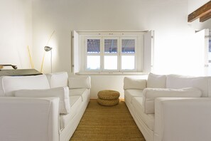 Interior detail - Monte Falperras (Mourão)