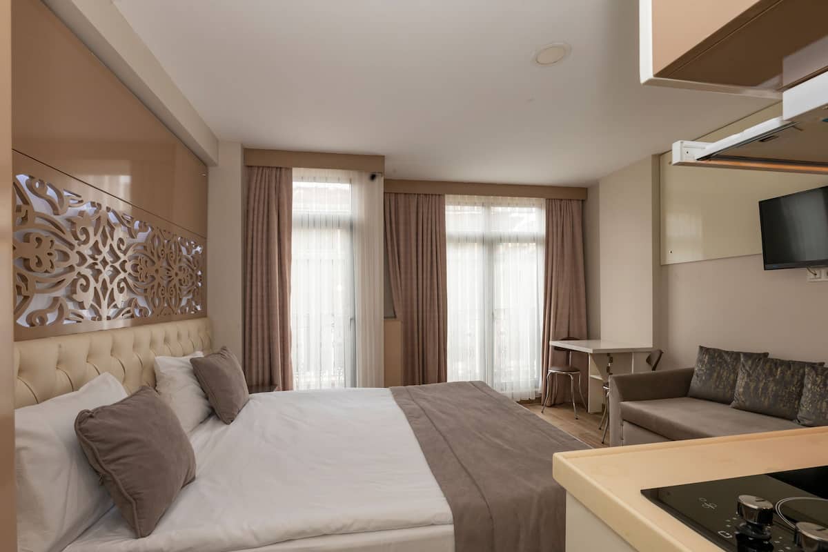 Comfort Studio, 1 Bedroom, Kitchenette, City View