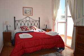 1 bedroom, Egyptian cotton sheets, premium bedding, down duvets - Apartamentos Natura World (Vera)
