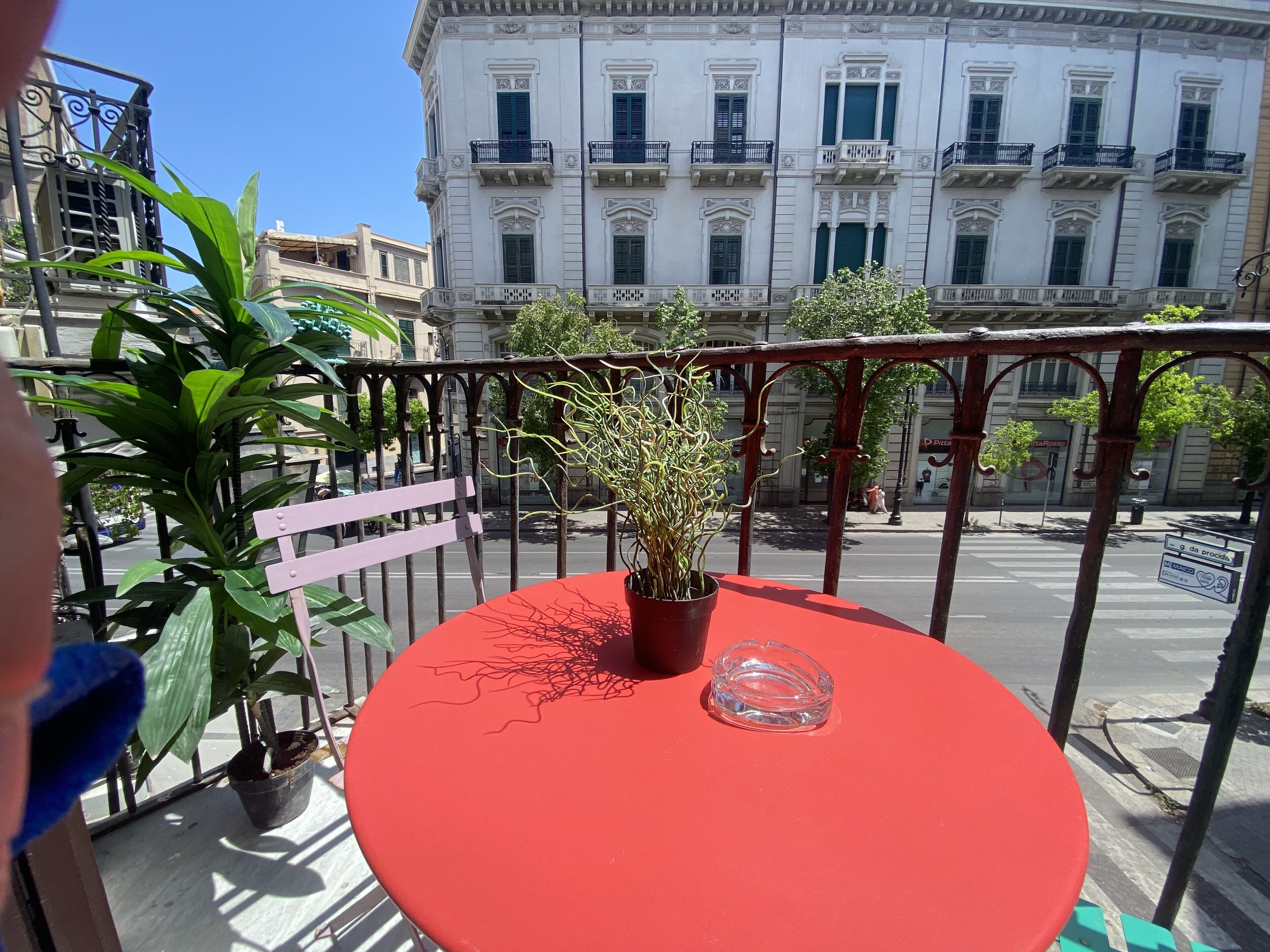 Deluxe kamer | 1 slaapkamer, luxe beddengoed, bedden met traagschuimmatras, een bureau