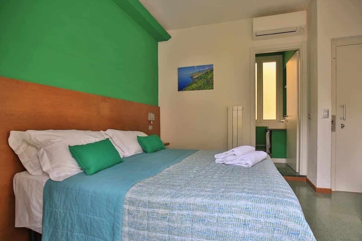 Double Room (Canton) | In-room safe, desk, laptop workspace, free WiFi