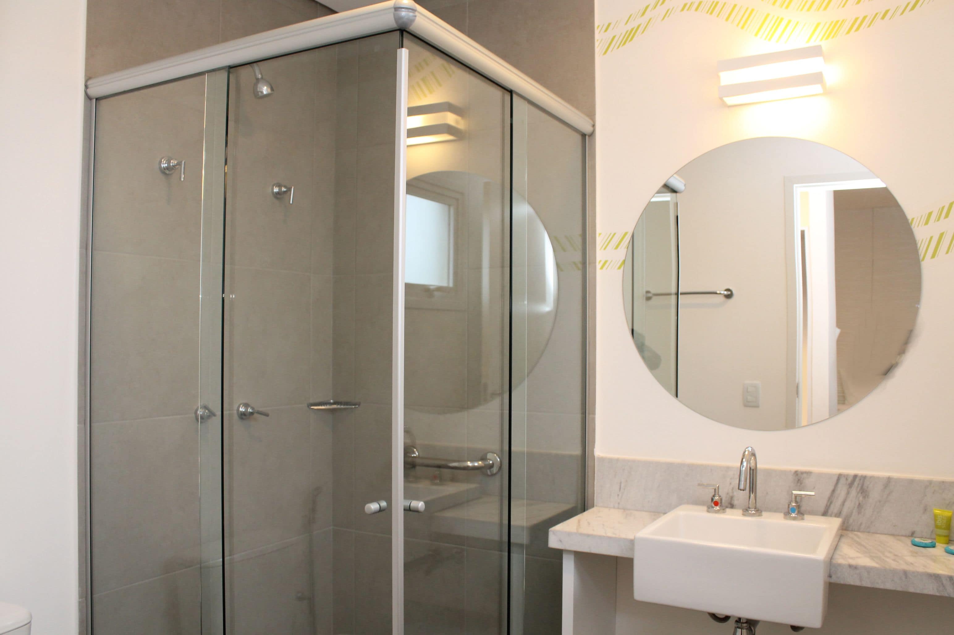 standard apartment, 1 double bed | bathroom | shower, eco-friendly toiletries, hair dryer, towels