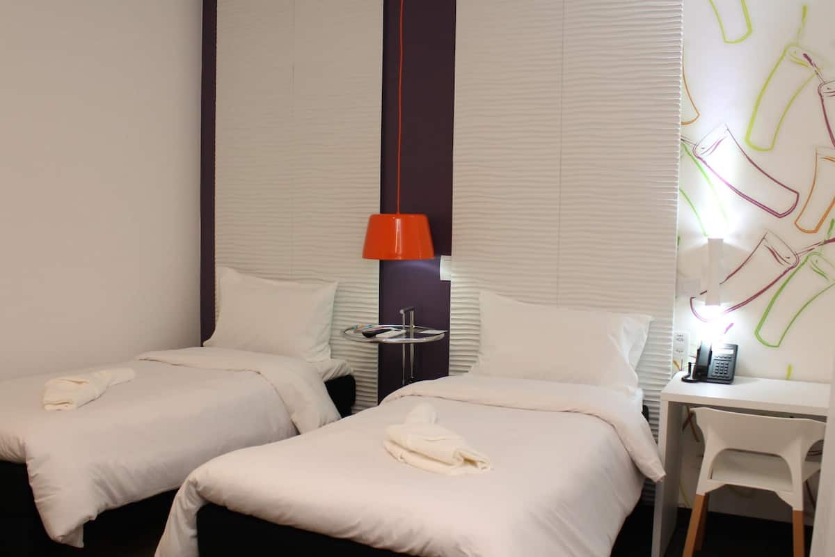 standard apartment, 2 single beds | minibar, in-room safe, desk, soundproofing