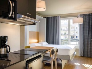 Desk, soundproofing, free cots/infant beds, free WiFi - Aparthotel Adagio Access La Défense Puteaux (Puteaux)