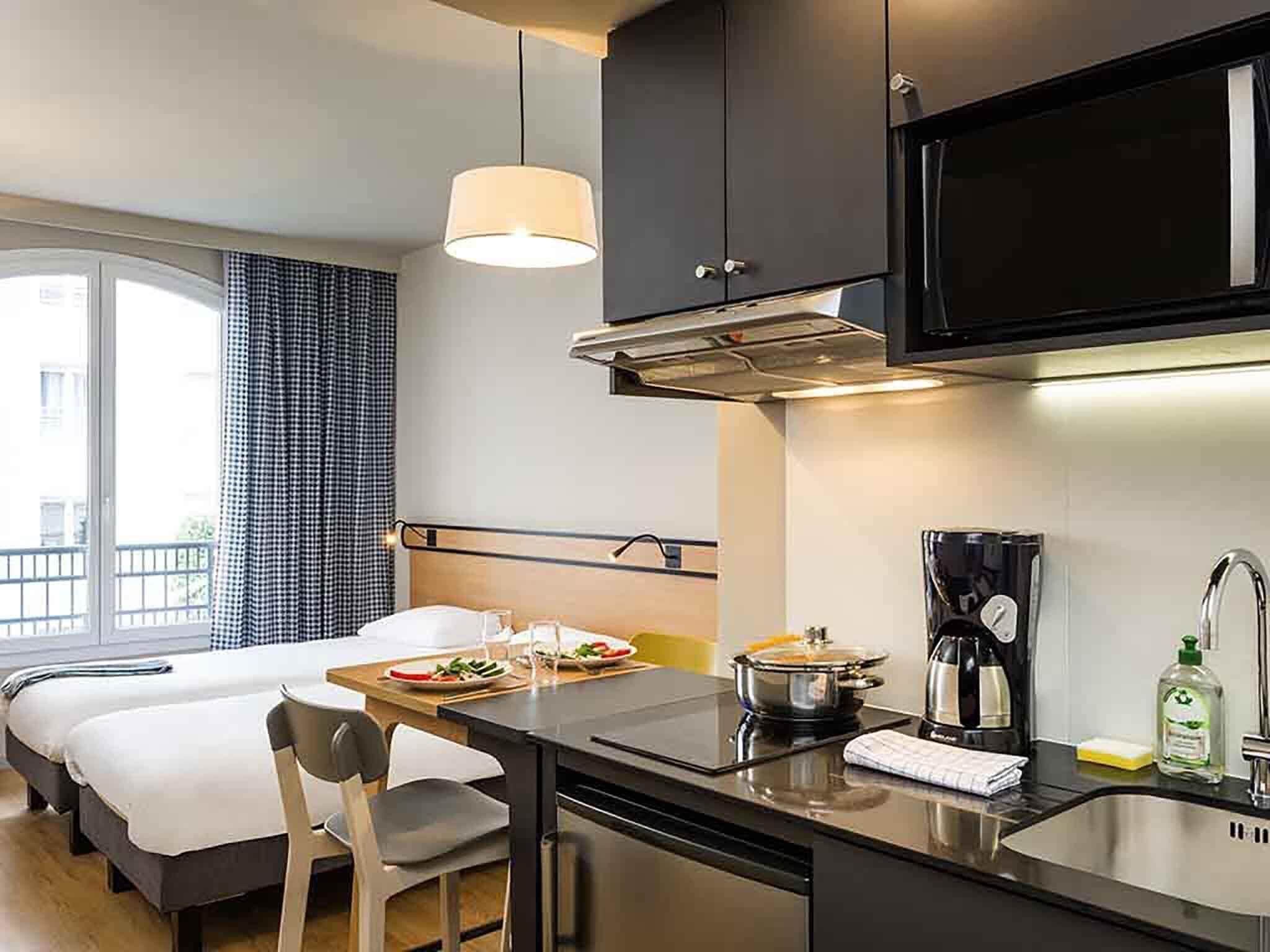 Bureau, chambres insonorisées, lits bébé (gratuits), Wi-Fi gratuit