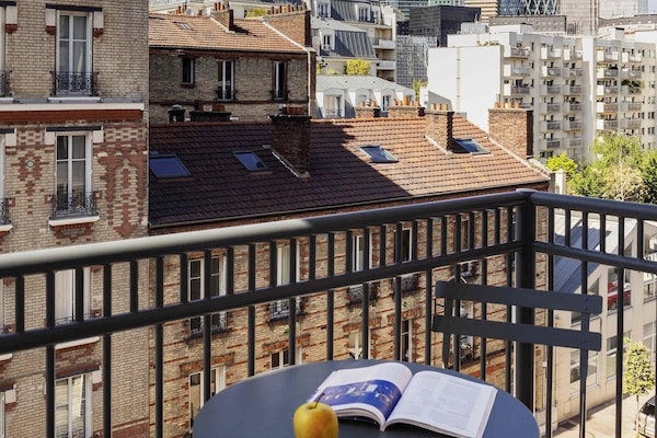 Studio, 1 Double Bed, Balcony | Desk, soundproofing, free cribs/infant beds, free WiFi