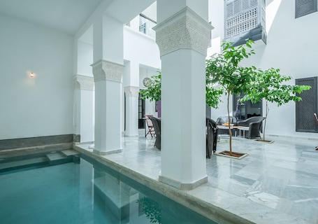 Outdoor pool. Riad Sapphire and Spa