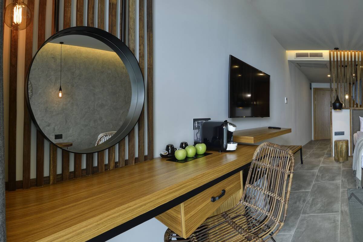 Concept Room 16+ (24h. All Inclusive) | Living area | TV, table tennis