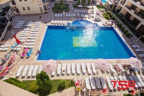 Seasonal outdoor pool - TSB Sunny Victory Apartments (Sunny Beach)