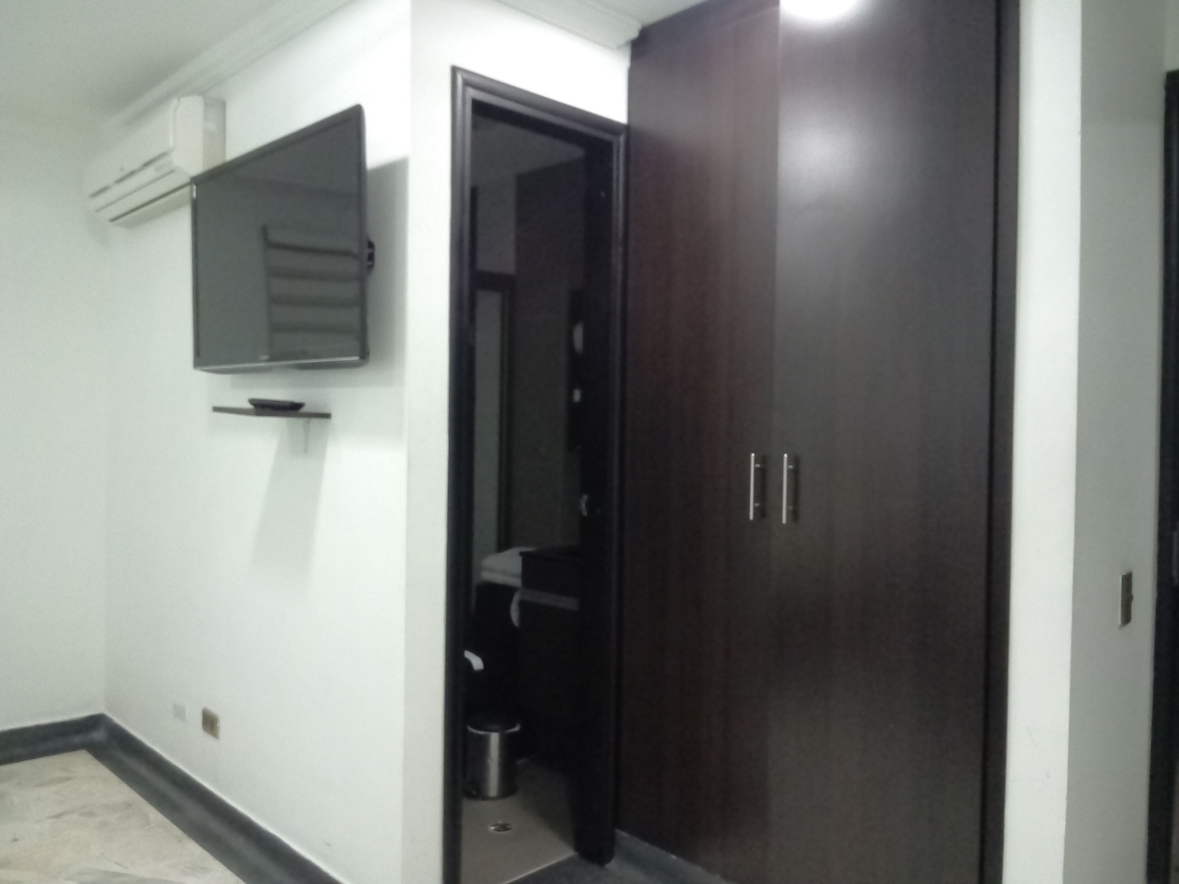 Twin Room | Minibar, in-room safe, free cots/infant beds, free WiFi