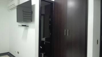 Twin Room | Minibar, in-room safe, free cots/infant beds, free WiFi