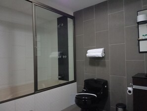 Quarto premier | Banheiro | Chuveiro, toalhas de banho