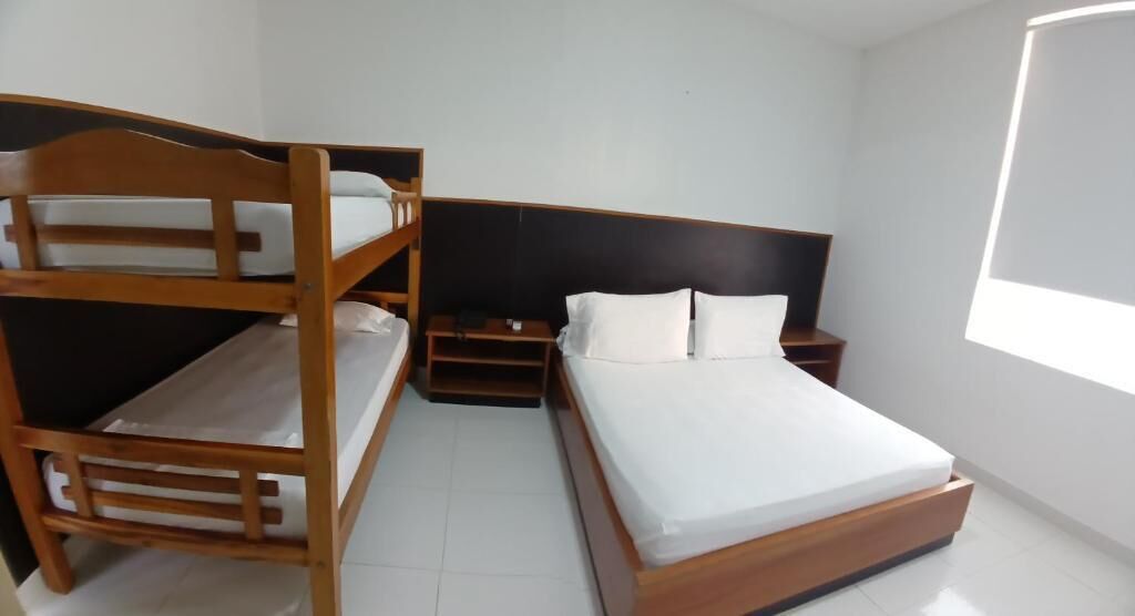 Perhehuone, näköala puutarhaan | Kannettavalle tietokoneelle sopiva työtila, ilmainen Wi-Fi