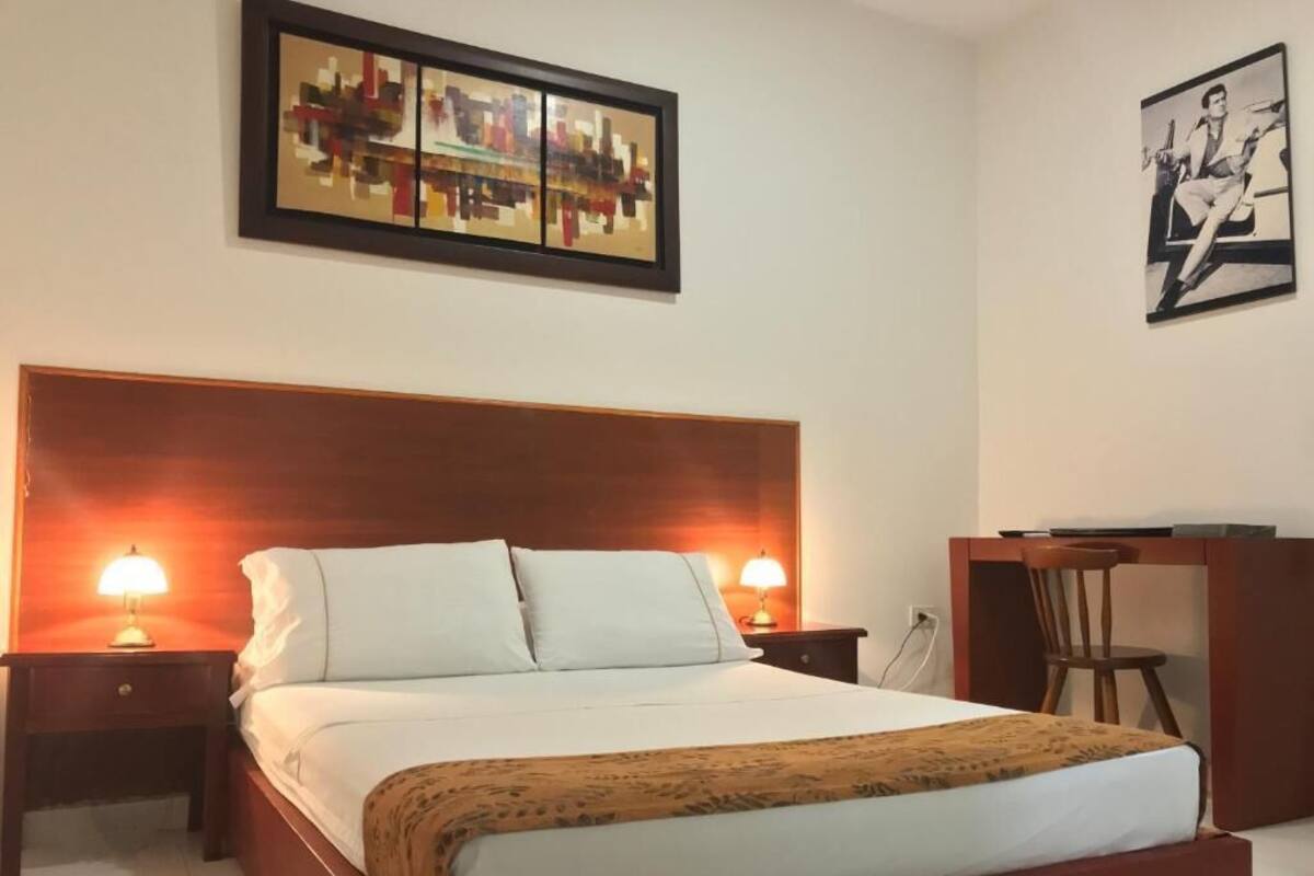 Kahden hengen huone, näköala puutarhaan | Kannettavalle tietokoneelle sopiva työtila, ilmainen Wi-Fi