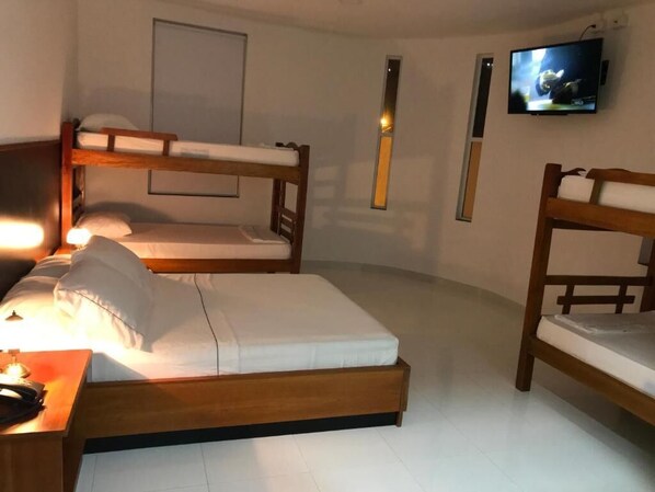 ห้องซูพีเรีย, วิวสวน | พื้นที่ทำงานแบบใช้แล็ปท็อป, Wi-Fi ฟรี, ผ้าปูที่นอน