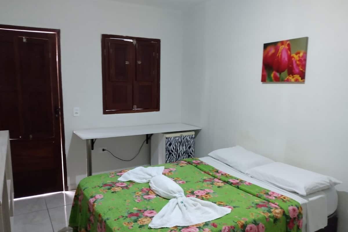 Double Room | Minibar, iron/ironing board (on request), WiFi (free), bed sheets
