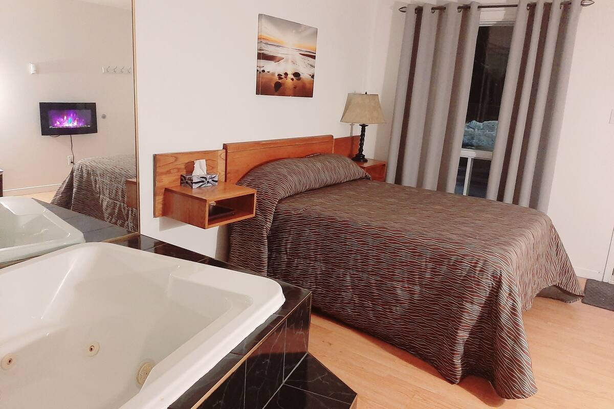 Superior Room, 1 Double Bed, Jetted Tub