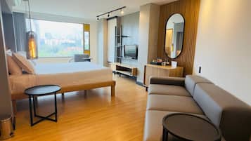 1 slaapkamer, een minibar, een kluis op de kamer, een bureau