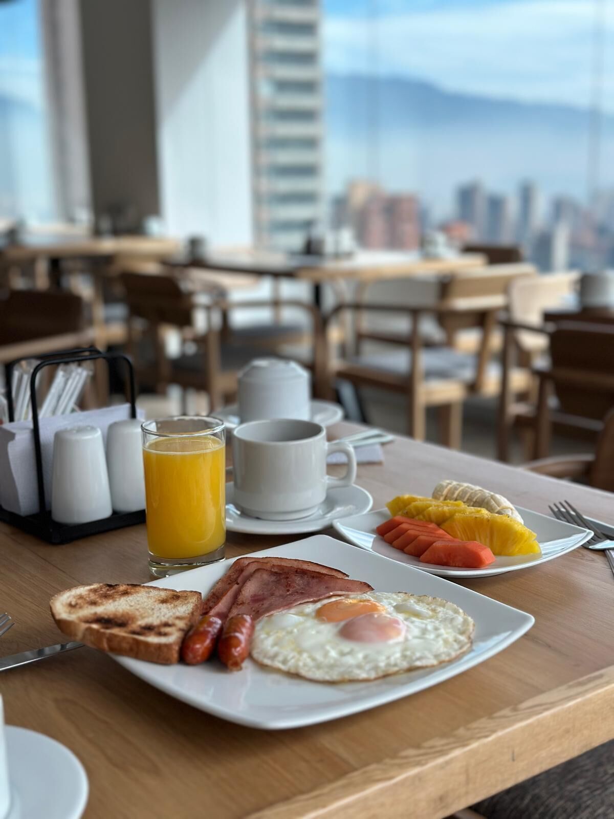 daily full breakfast (cop 30000 per person)