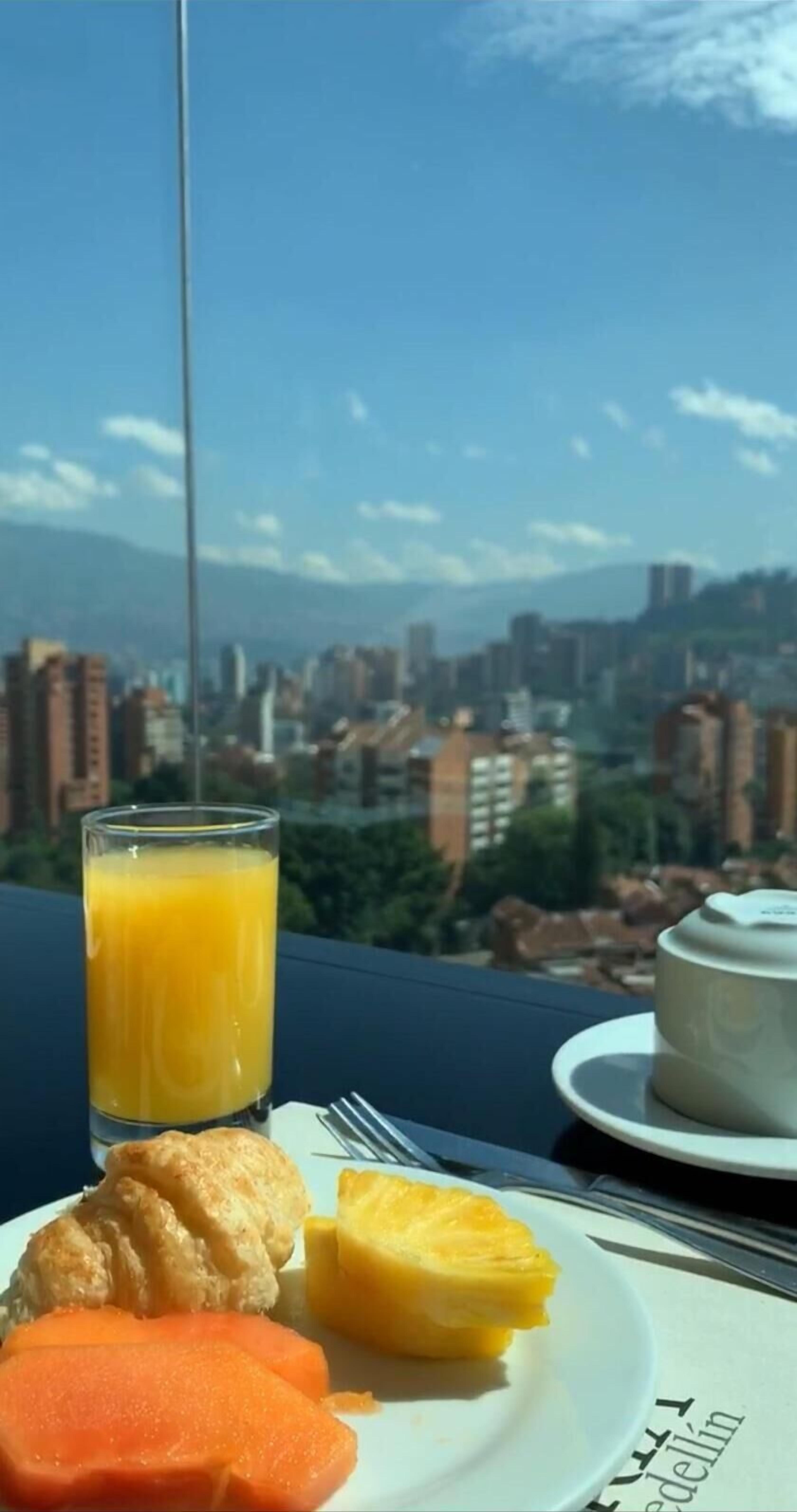 daily full breakfast (cop 30000 per person)