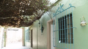 Property entrance - Casa Los Relojes (San Miguel de Allende)