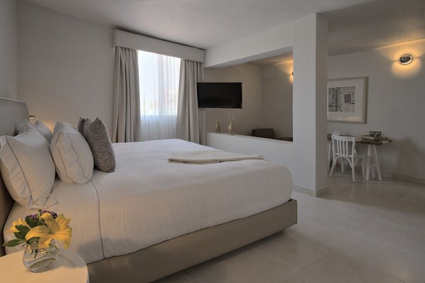 Deluxe Room | Premium bedding, in-room safe, desk, free WiFi - Quinta Elvira (Cuernavaca)