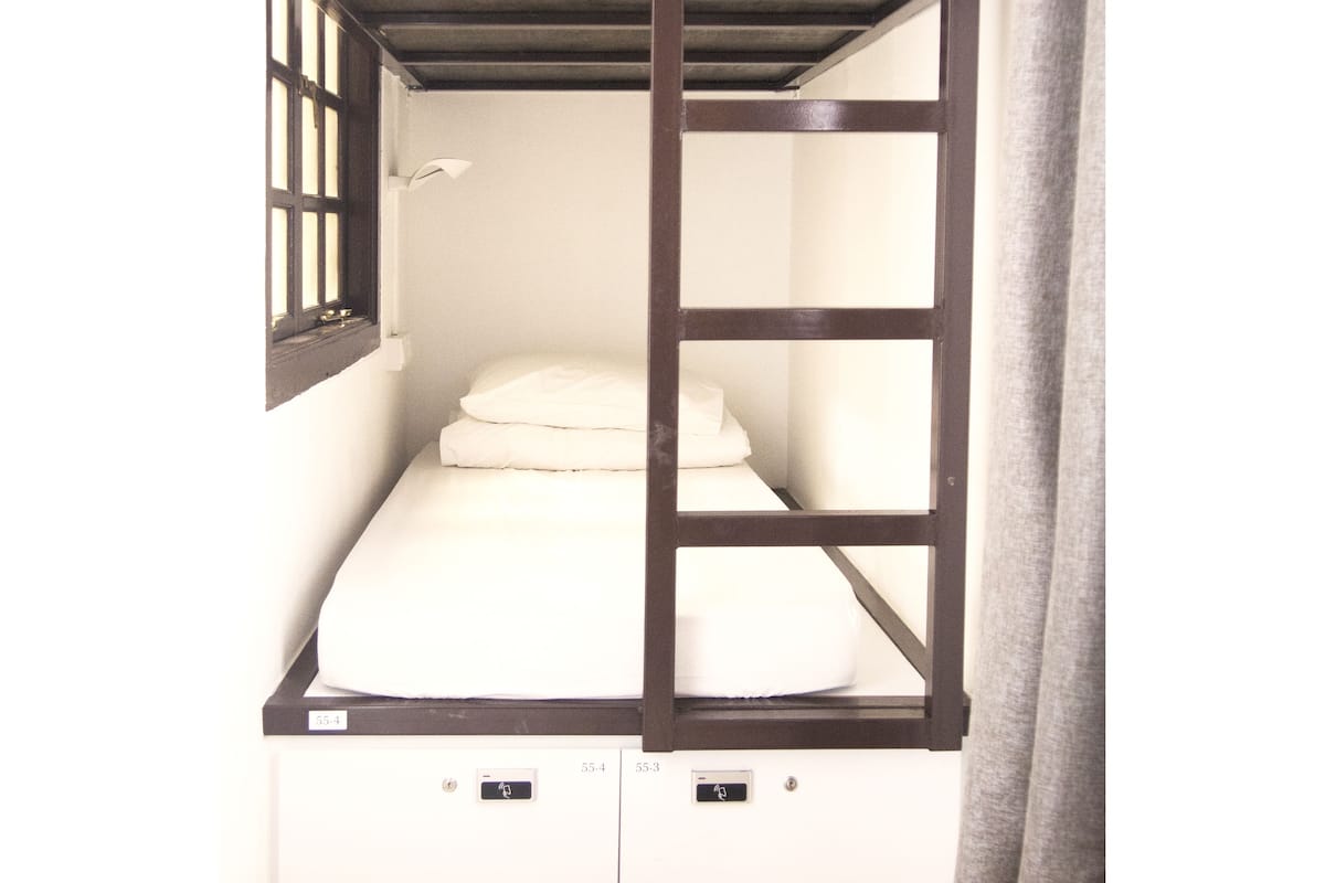 1 Bed in 5-Bed Mixed Shared Room