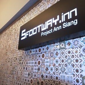 Reception - 5footway.inn Project Ann Siang (Singapore)