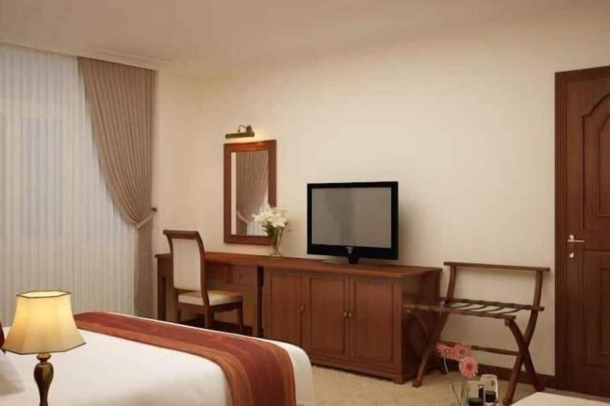 Literie de qualité, minibar, coffre-fort, bureau