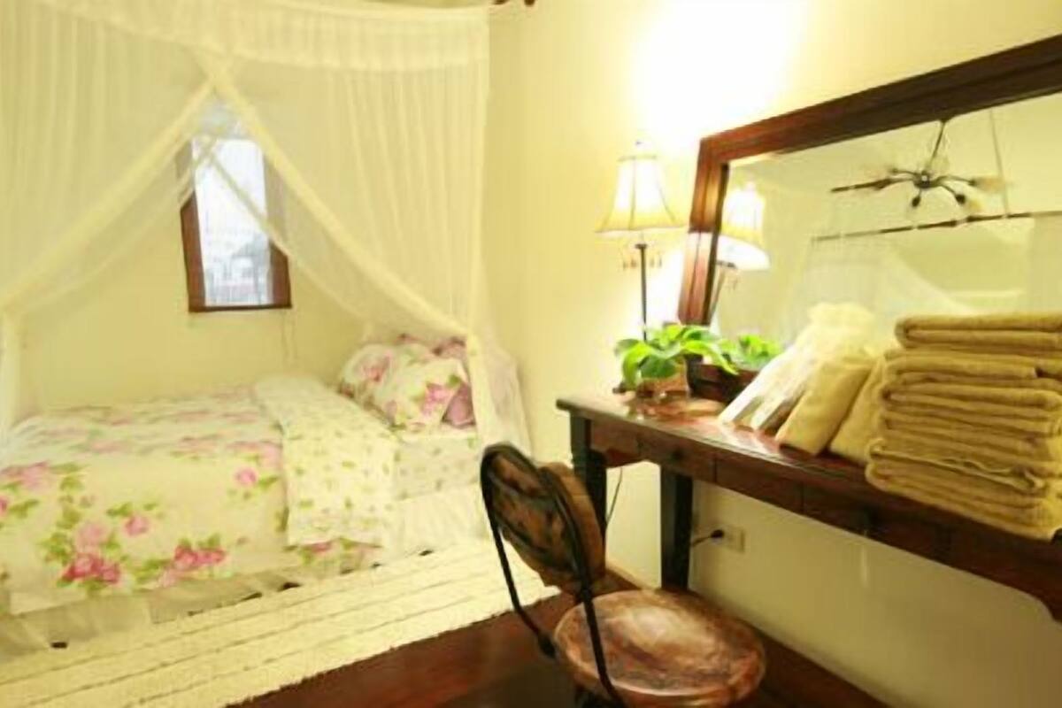 Deluxe Room (3 Double Beds) | Desk, rollaway beds, free WiFi