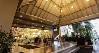 Paseo Premiere Hotel