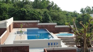 Outdoor pool - Abhishek Beach Resort & Spa (Ratnagiri)