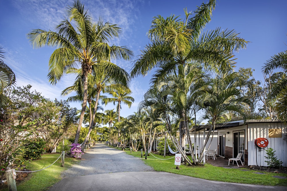 Bush Village Holiday Cabins by null