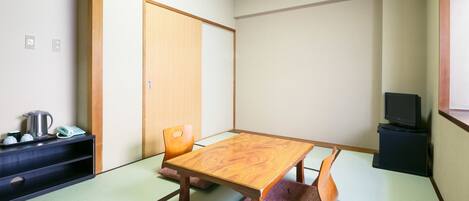 Traditional Room, Non Smoking | Desk, laptop workspace, blackout drapes, iron/ironing board