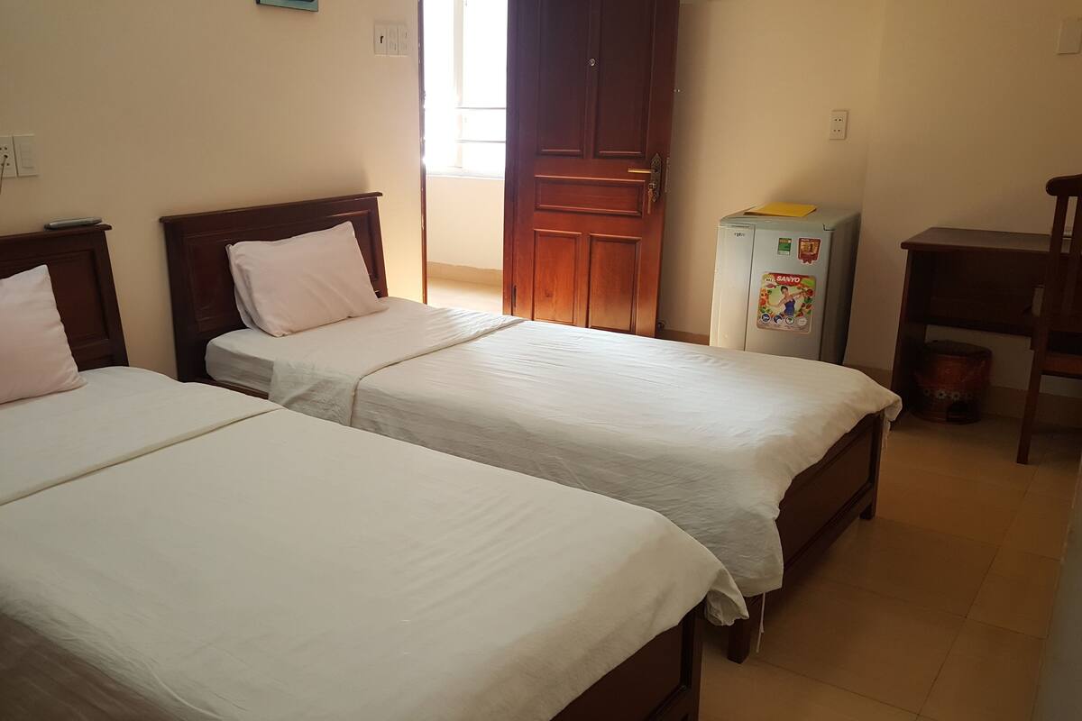 Habitación superior, 2 camas individuales | Ropa de cama de alta calidad, minibar, caja fuerte y escritorio