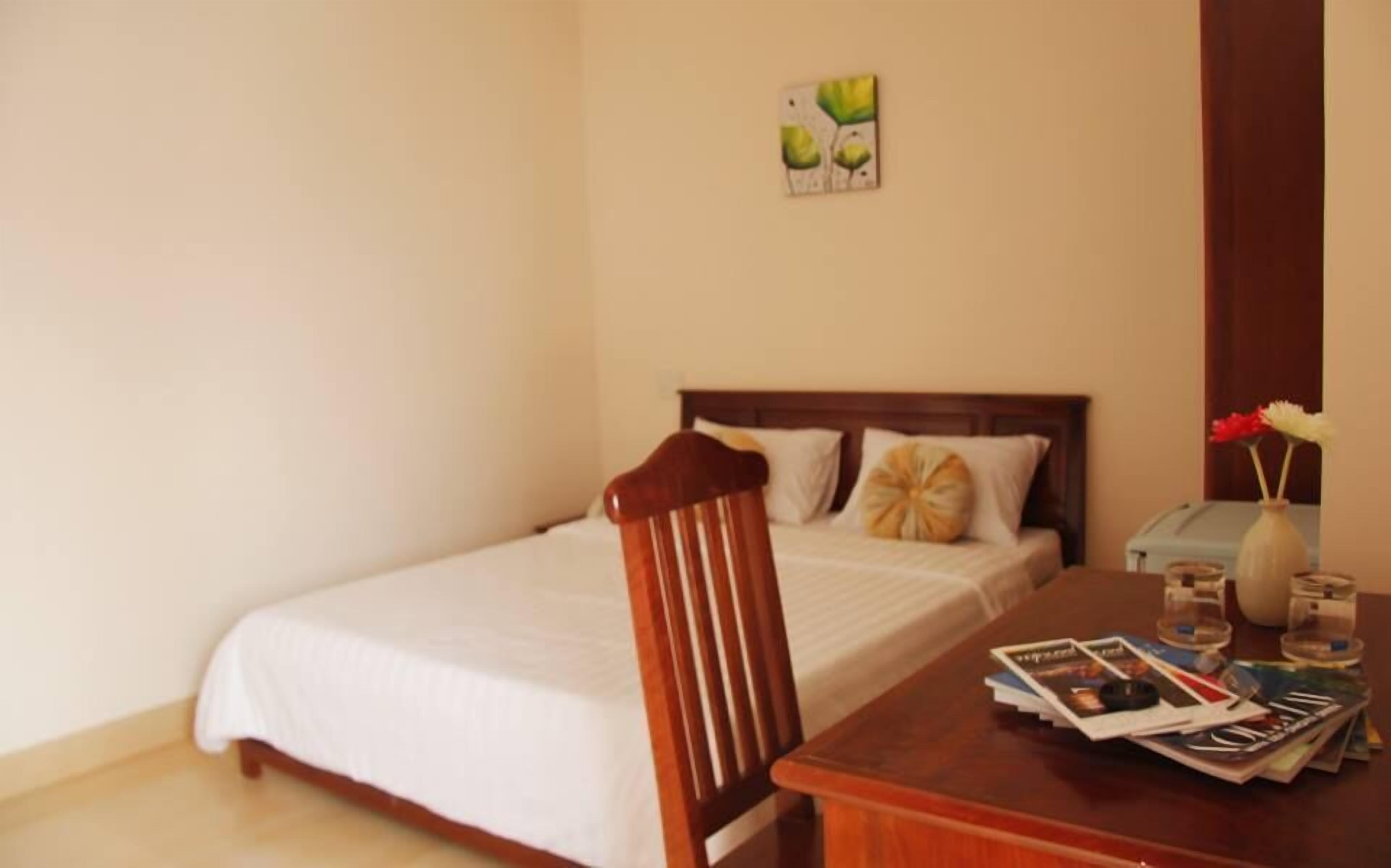 superior room, 1 double bed | premium bedding, minibar, in-room safe, desk