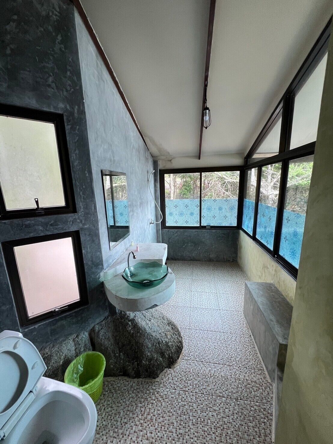 superior villa | bathroom | shower, free toiletries, towels