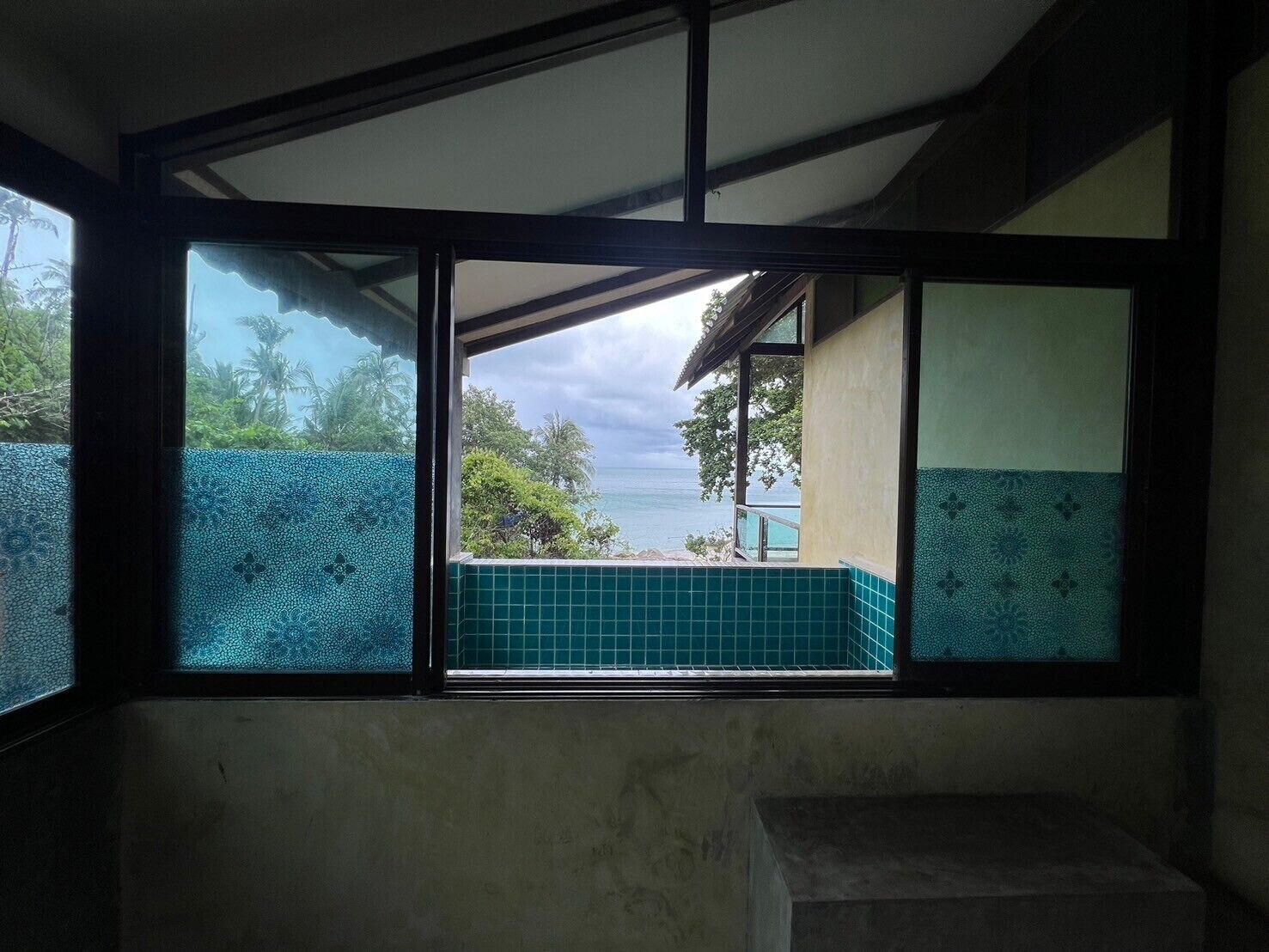 superior villa | bathroom | shower, free toiletries, towels