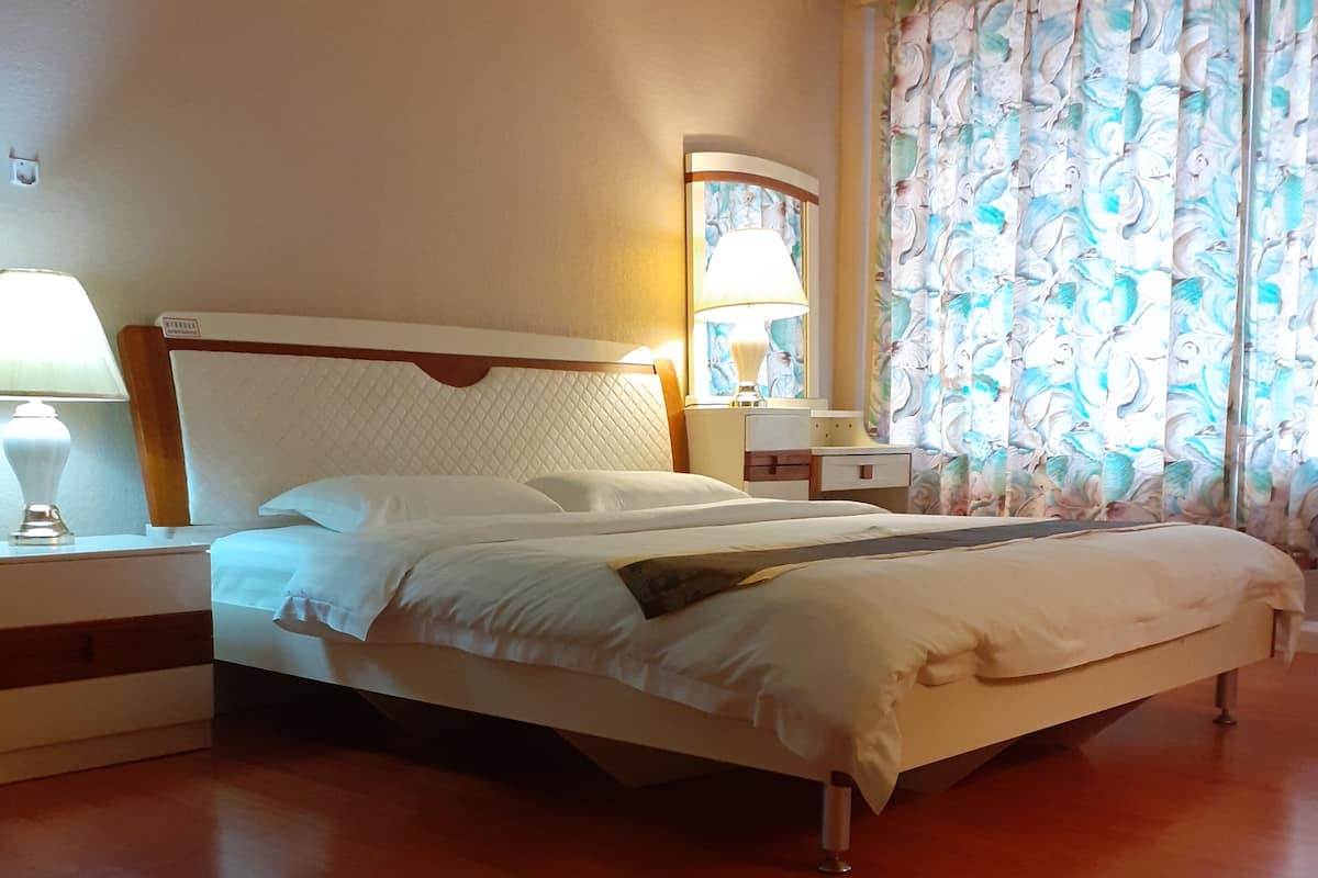 Panoramic Penthouse, 2 Bedrooms (A Type) | 4 bedrooms, hypo-allergenic bedding, down duvets, pillow-top beds