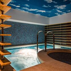 Bain à remous intérieur