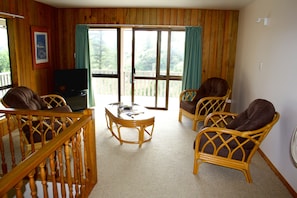 Flat-screen TV - The Crest Apartments (Norfolk Island)