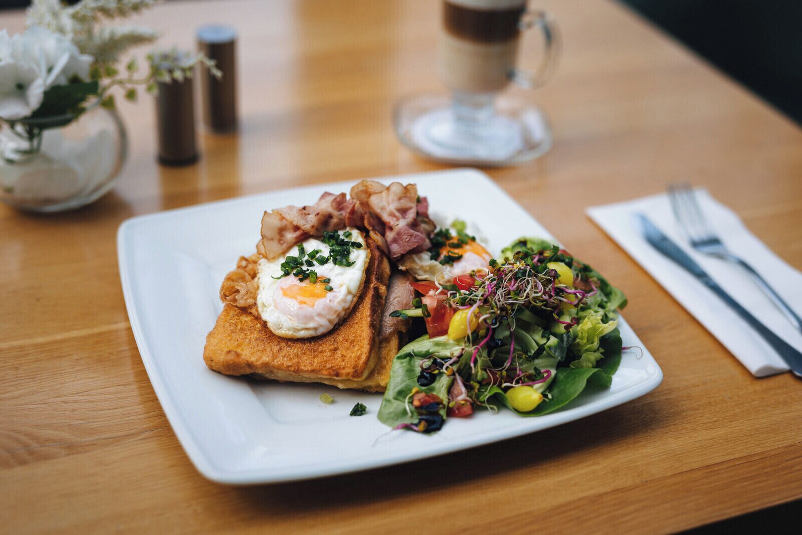 daily buffet breakfast for a fee