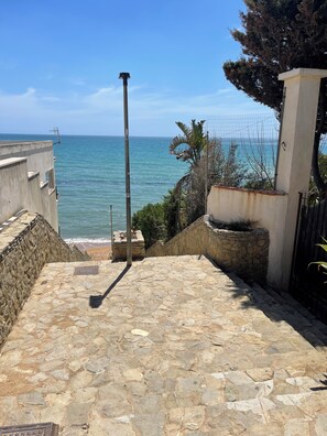 Playa privada en los alrededores, sillas reclinables de playa
