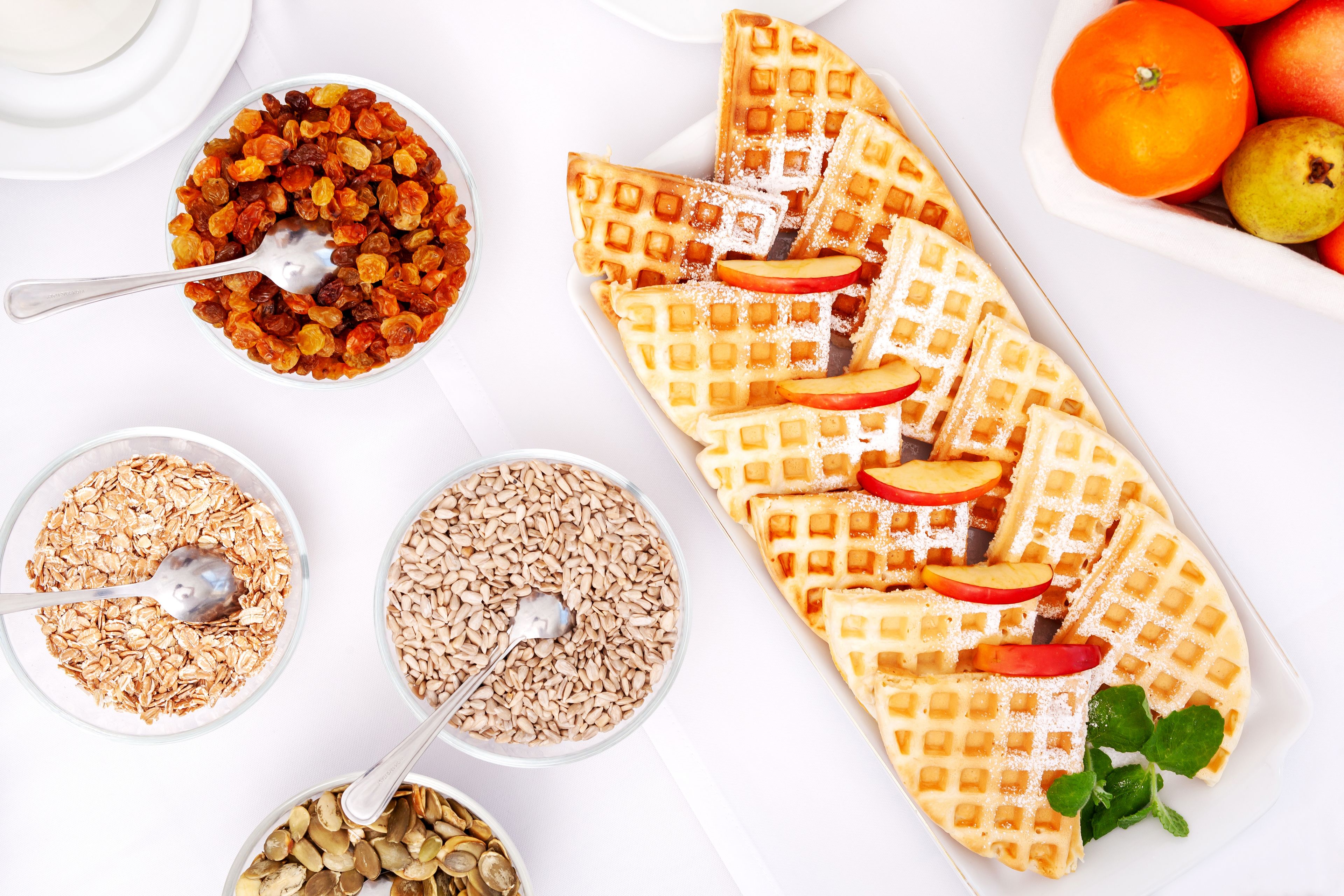 daily buffet breakfast (pln 39.00 per person)