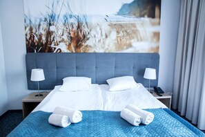 Premium Double or Twin Room | In-room safe, desk, iron/ironing board, free WiFi - Baltic Hotel (Gdynia)