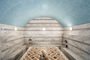 Couples treatment room(s), Turkish bath/hammam, body treatments