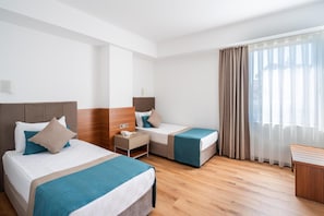 Minibar, in-room safe, individually decorated, desk - Side Story Resort & Spa (Manavgat)