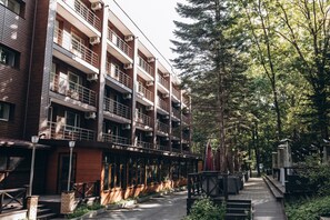 Kamar Twin Standar, 2 Tempat Tidur Twin, balkon, pemandangan taman | Eksterior