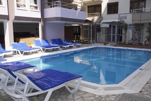 Seasonal outdoor pool, open 9:00 AM to 7:00 PM, pool umbrellas - Rosella Hotels (Alanya)